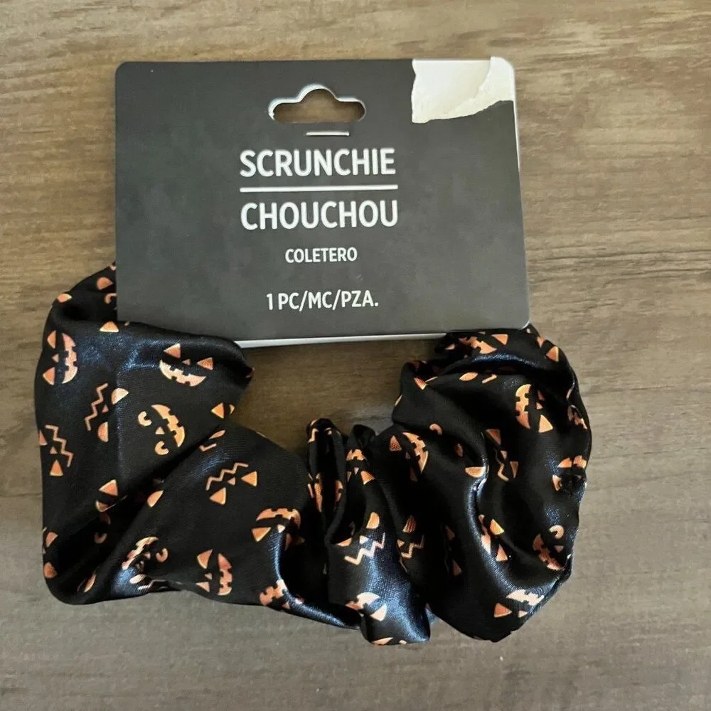 NEW Halloween Scrunchies‎ NWT